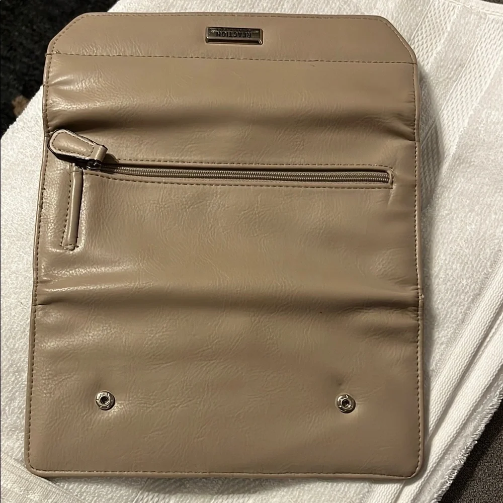 Kenneth Cole Reaction Tan Women's Wallet